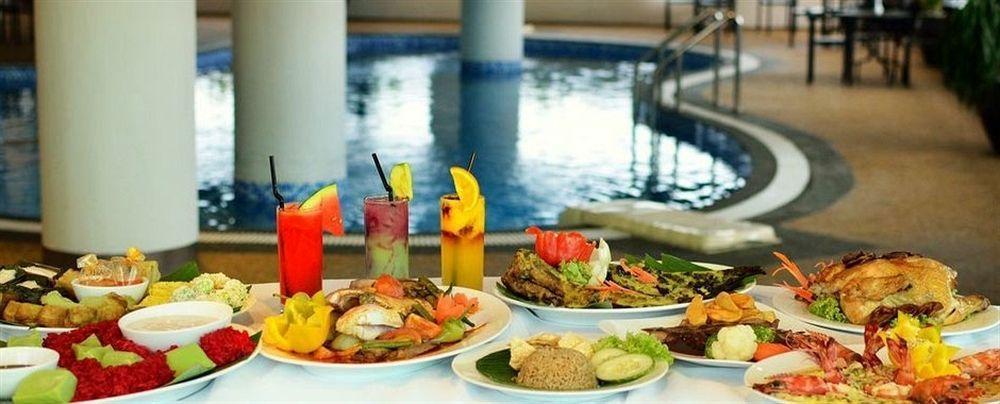 Holiday Villa Hotel & Suites Kota Bharu - Wakaf Che Yeh, Night Market מראה חיצוני תמונה